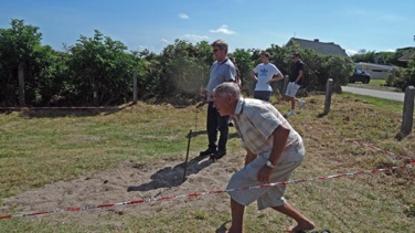 STRANDVEJEN 26 - LYSTRUP STRAND, Amerikanerhuset, hesteskospil, koncentration.jpg STRANDVEJEN 26 - LYSTRUP STRAND, Amerikanerhuset, hesteskospil, koncentration.jpg
